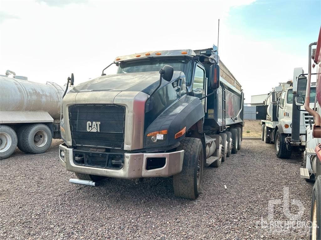 CAT CT660S Billenő teherautók