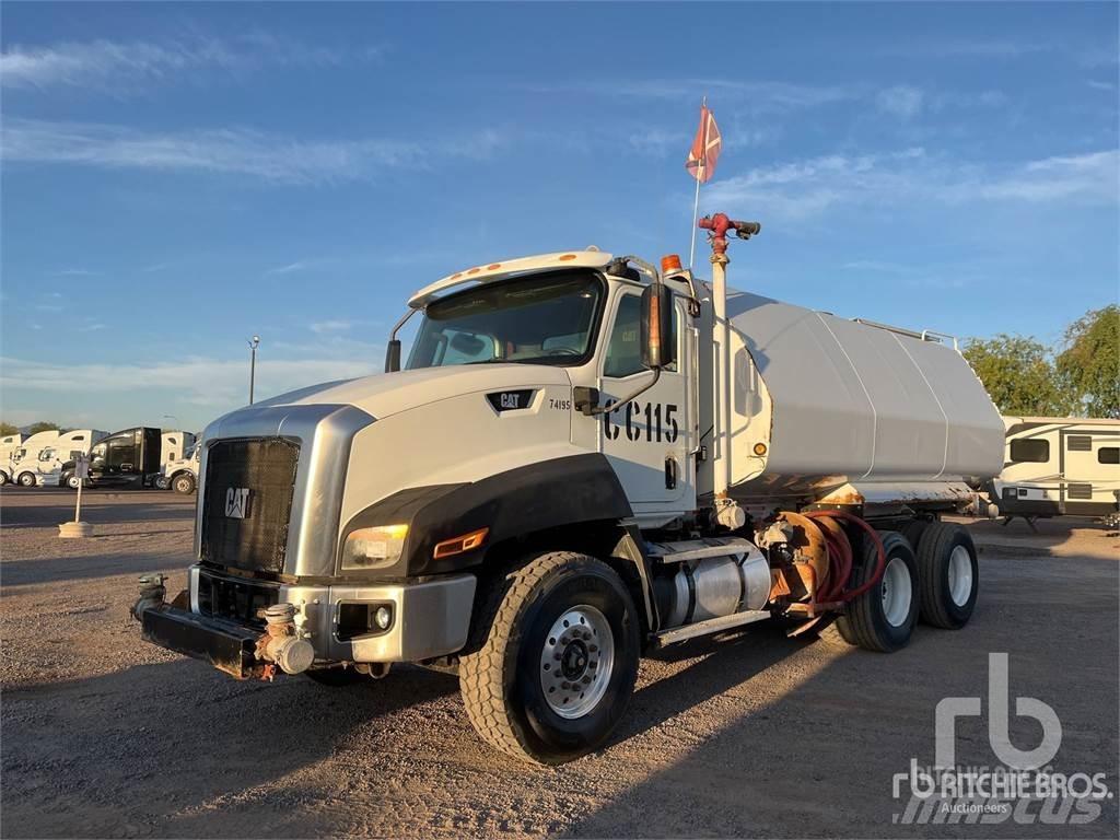 CAT CT660S Vízszállító teherautók