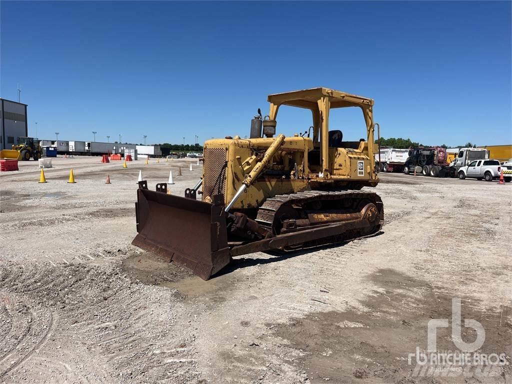 CAT D5B lánctalpas dózerek