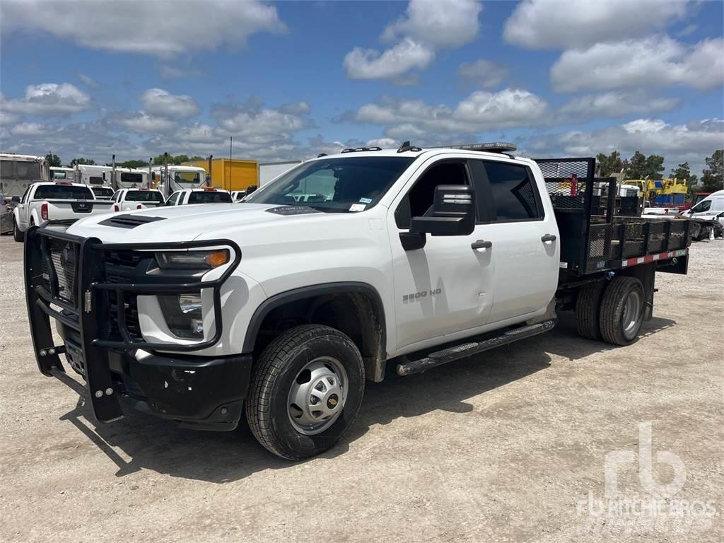 Chevrolet 3500 Platós / Ponyvás teherautók