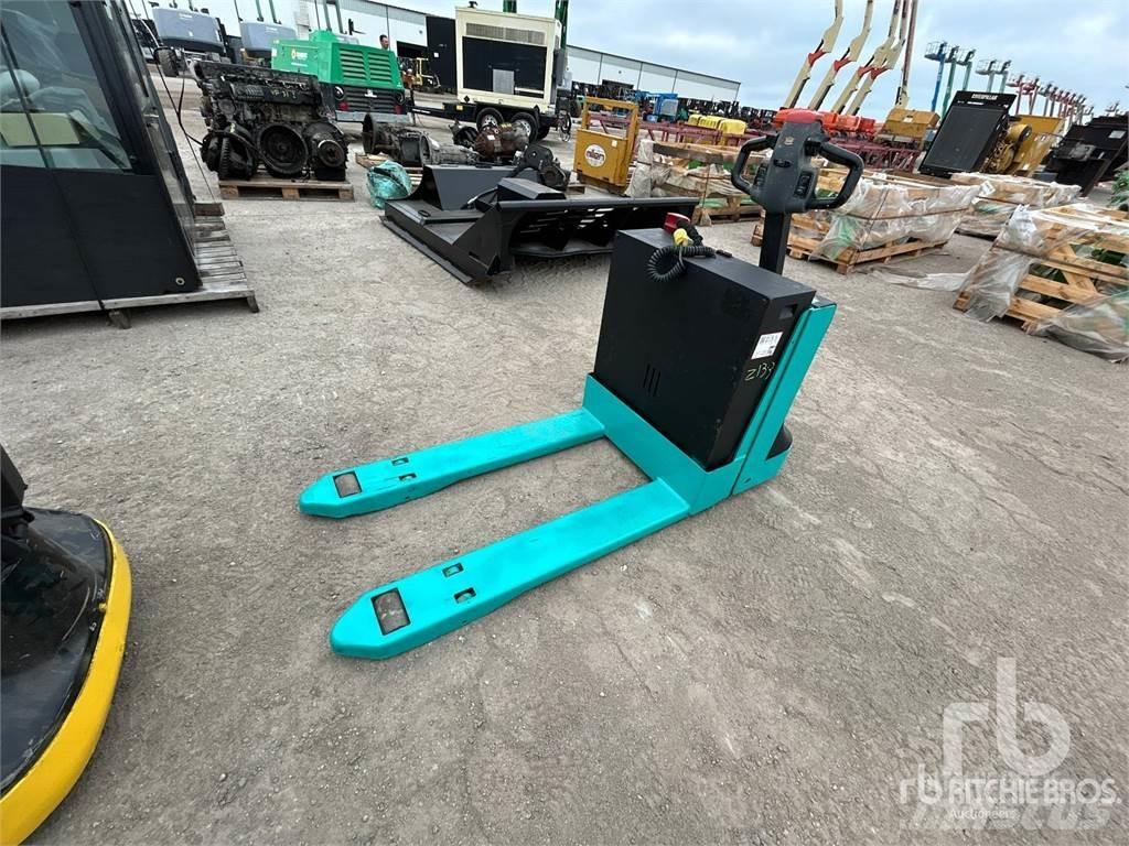 Clark WPX46 Raklap állványok