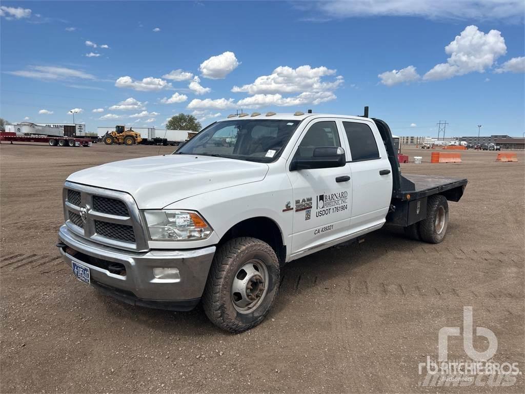 Dodge 3500 Platós / Ponyvás teherautók
