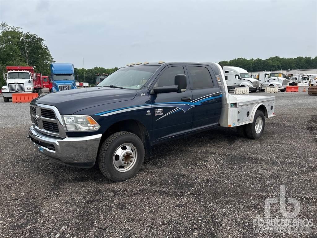 Dodge 3500 Platós / Ponyvás teherautók
