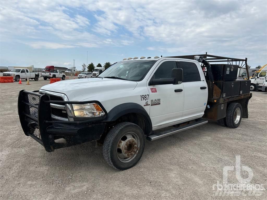 Dodge 5500 Platós / Ponyvás teherautók