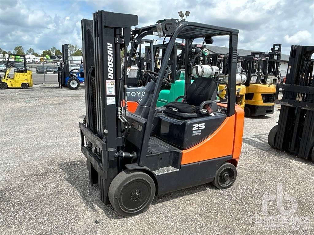Doosan GC25E-3 Dízel targoncák