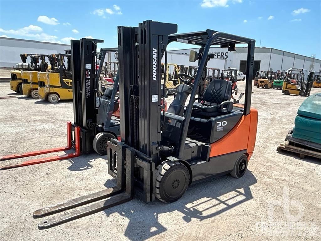 Doosan GC30E-5 Dízel targoncák