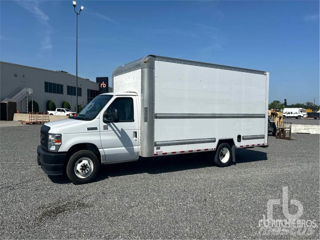 Ford E-350 Transporterek