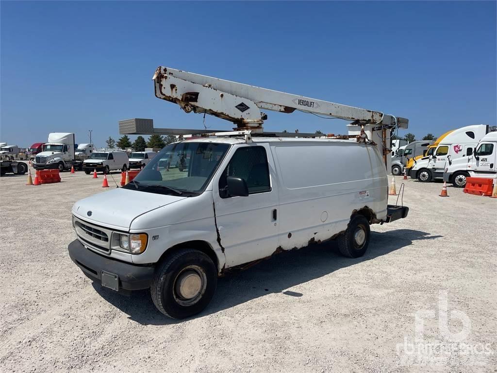Ford E-350 Pótkocsira szerelt emelők és állványok