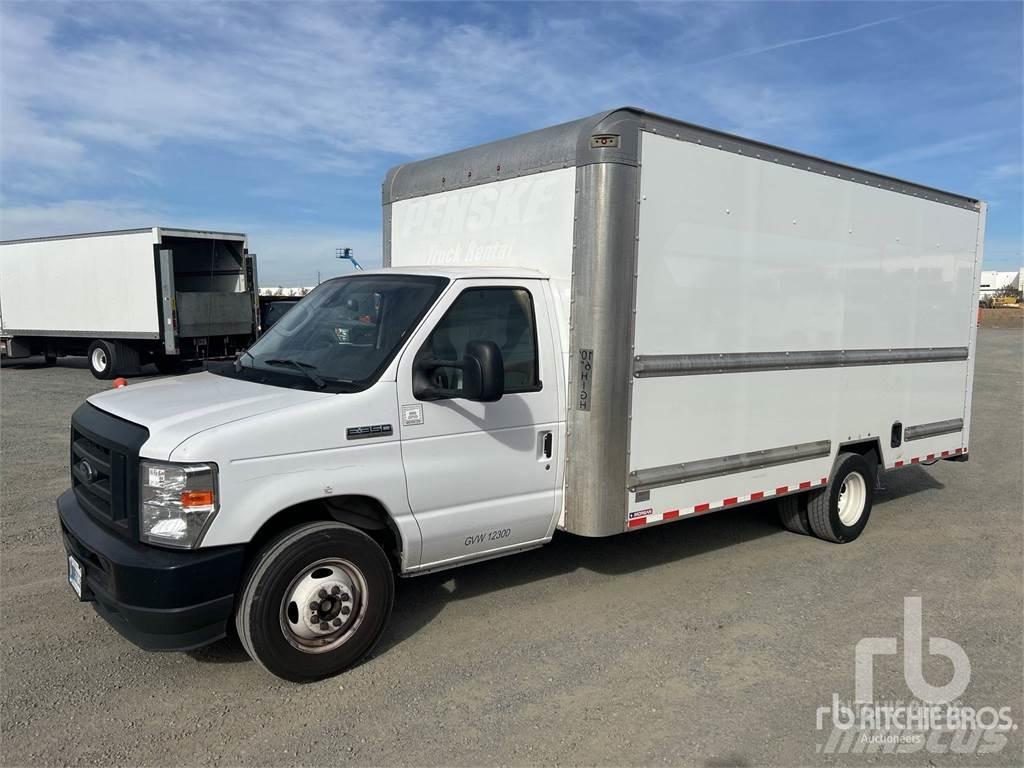 Ford E-350 Transporterek