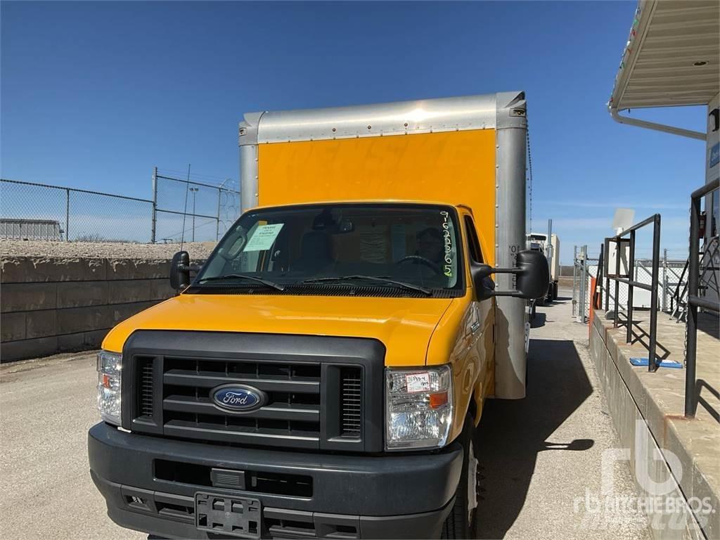 Ford E350 Transporterek