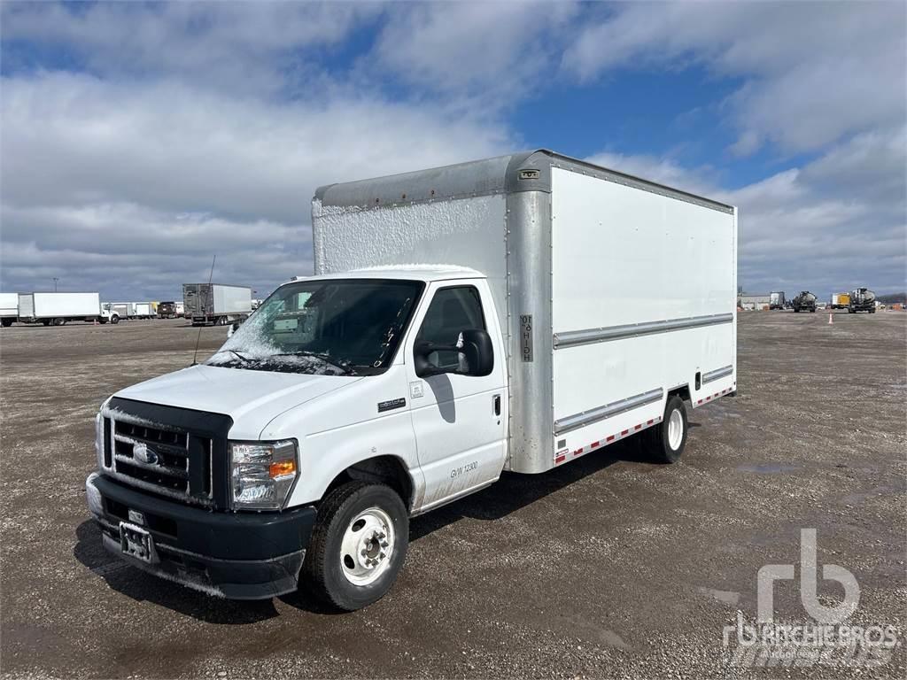 Ford E350 Transporterek
