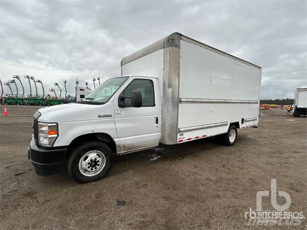Ford E350 Transporterek