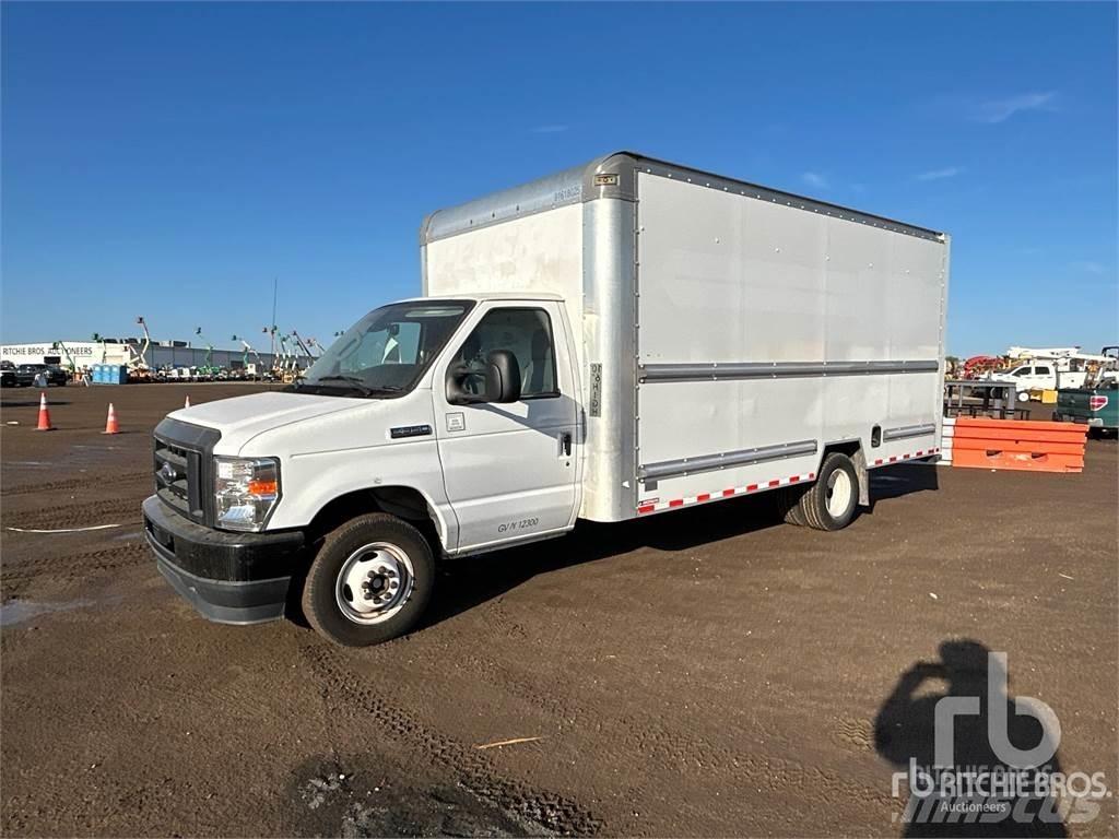 Ford E350 Transporterek