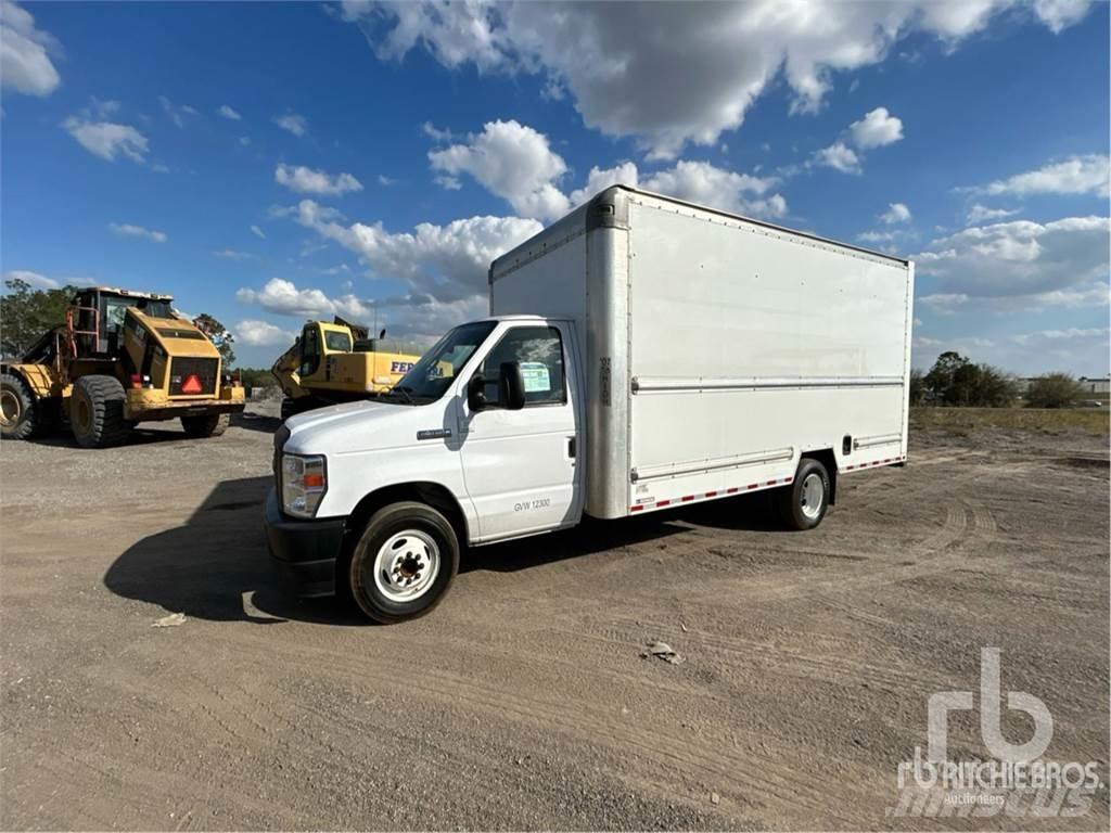 Ford E350 Transporterek