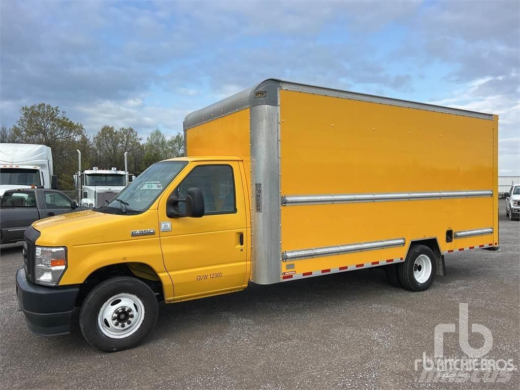 Ford E350 Transporterek
