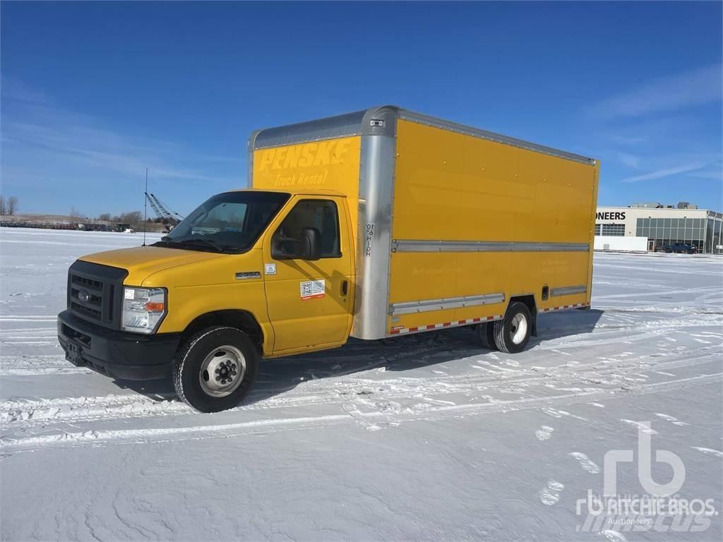 Ford E350 Transporterek