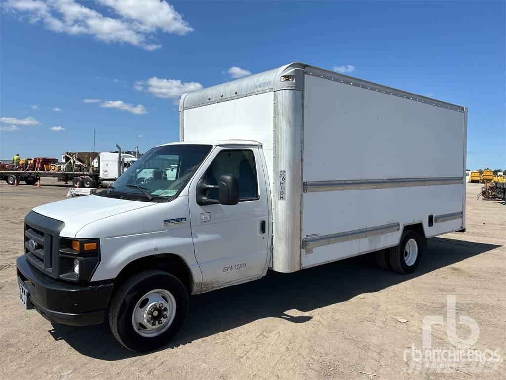 Ford E350 Transporterek
