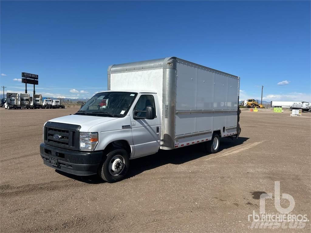 Ford E350 Transporterek