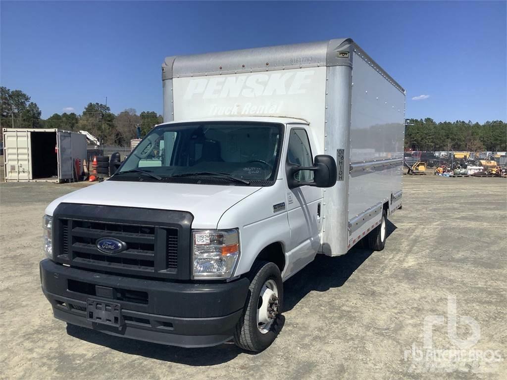 Ford E350 Transporterek