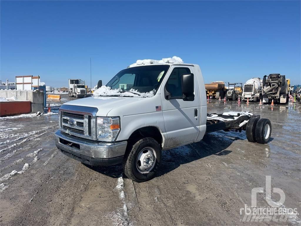Ford E450 Fülkés alváz