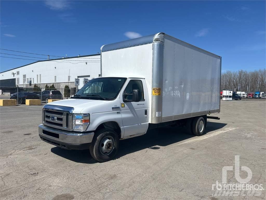 Ford E450 Transporterek