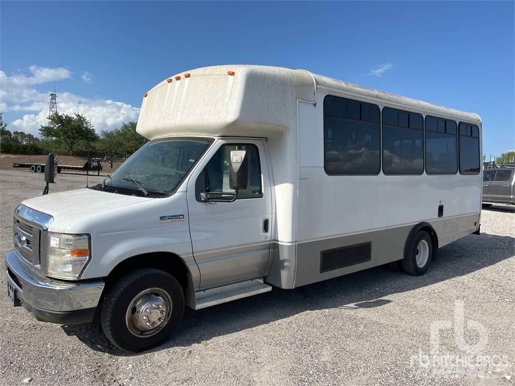 Ford E450 Távolsági buszok