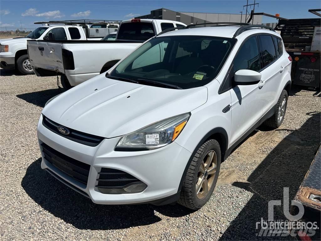 Ford ESCAPE Kis teherszállító/Platós kocsi