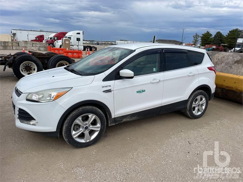 Ford ESCAPE Kis teherszállító/Platós kocsi
