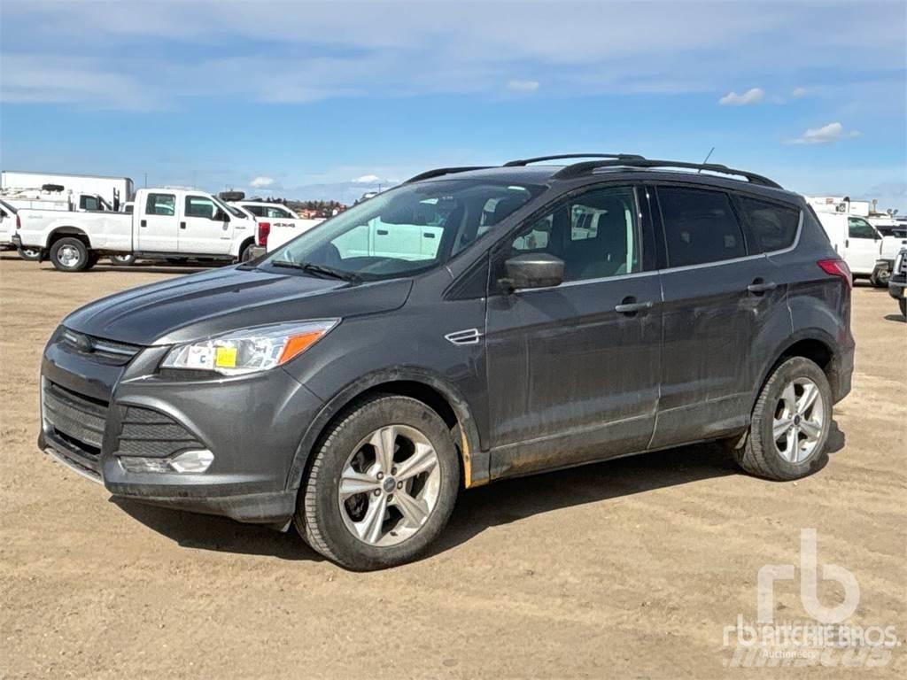 Ford ESCAPE Kis teherszállító/Platós kocsi