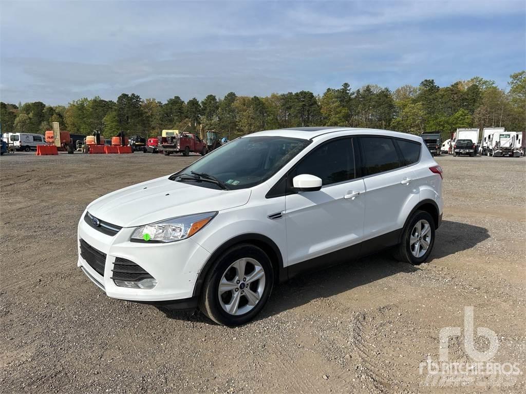 Ford ESCAPE Kis teherszállító/Platós kocsi