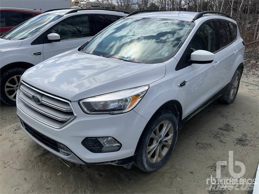 Ford ESCAPE Kis teherszállító/Platós kocsi