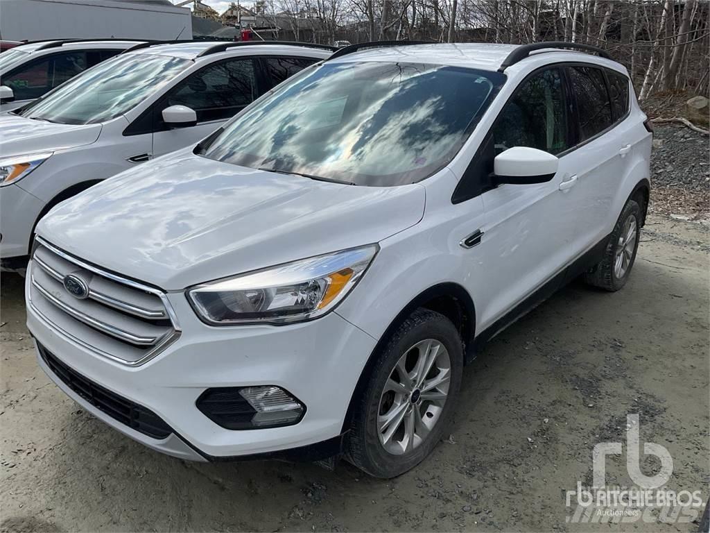 Ford ESCAPE Kis teherszállító/Platós kocsi