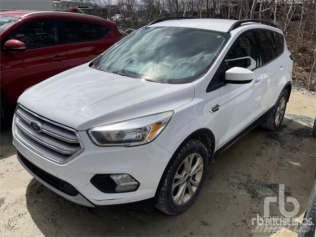 Ford ESCAPE Kis teherszállító/Platós kocsi