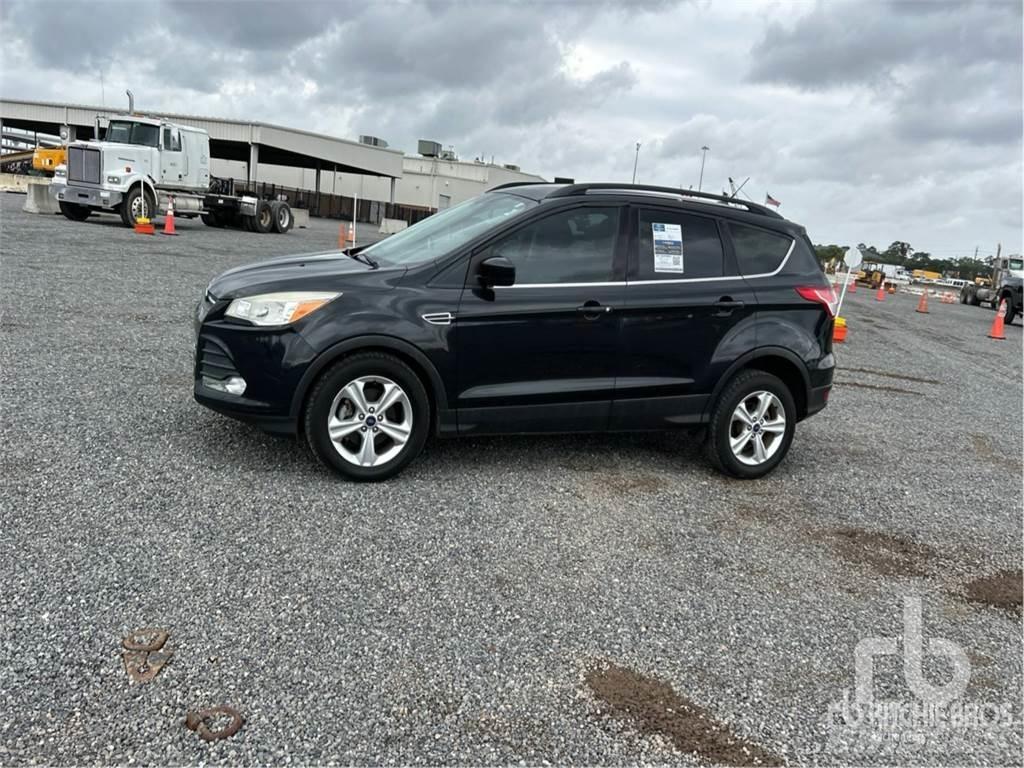 Ford ESCAPE Kis teherszállító/Platós kocsi