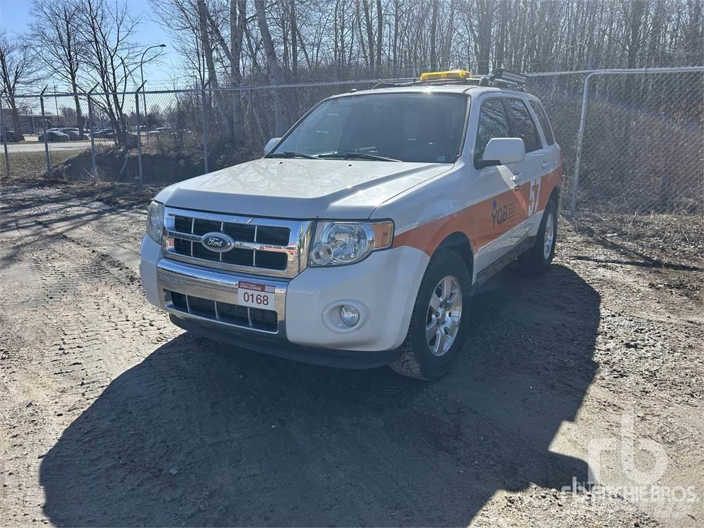 Ford ESCAPE Kis teherszállító/Platós kocsi