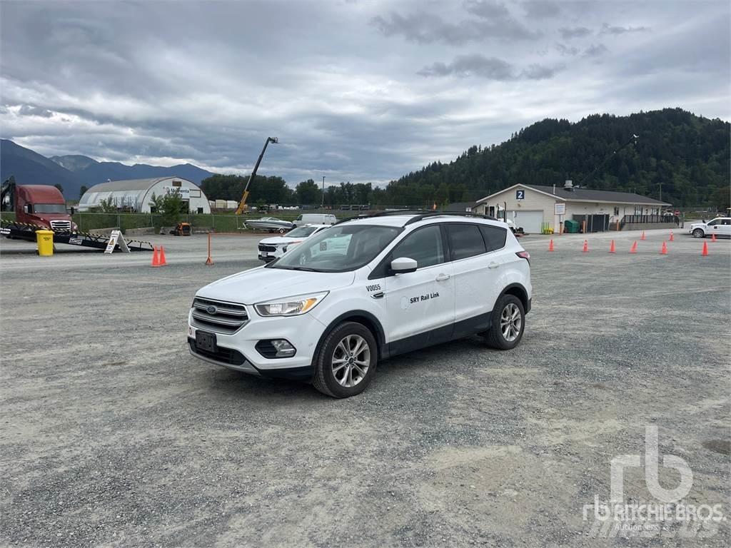 Ford ESCAPE Kis teherszállító/Platós kocsi