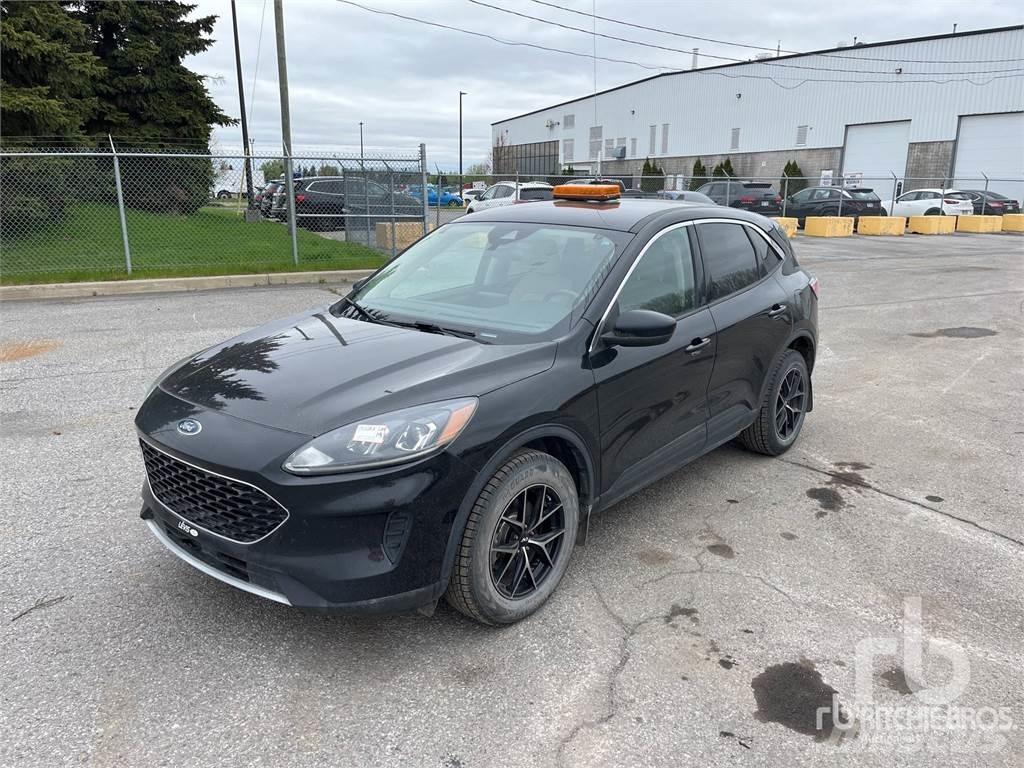 Ford ESCAPE Kis teherszállító/Platós kocsi
