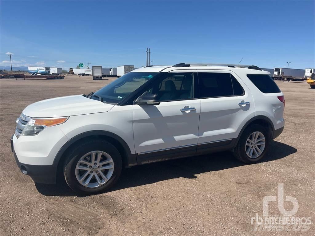 Ford EXPLORER Kis teherszállító/Platós kocsi