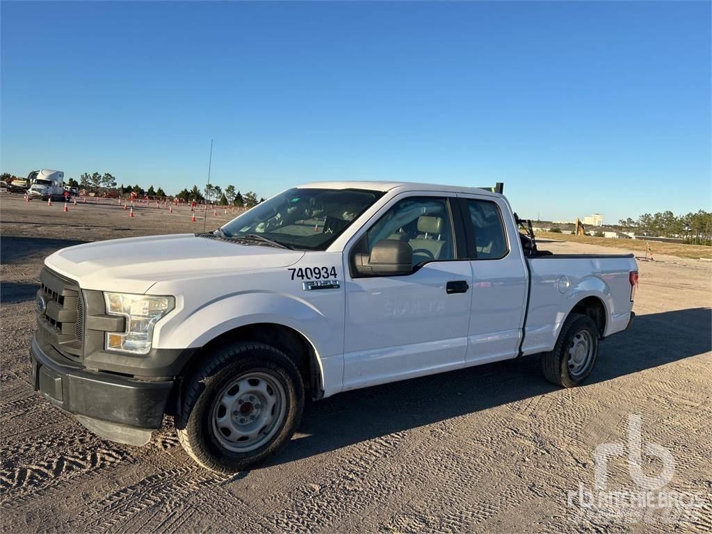 Ford F-150 Kis teherszállító/Platós kocsi