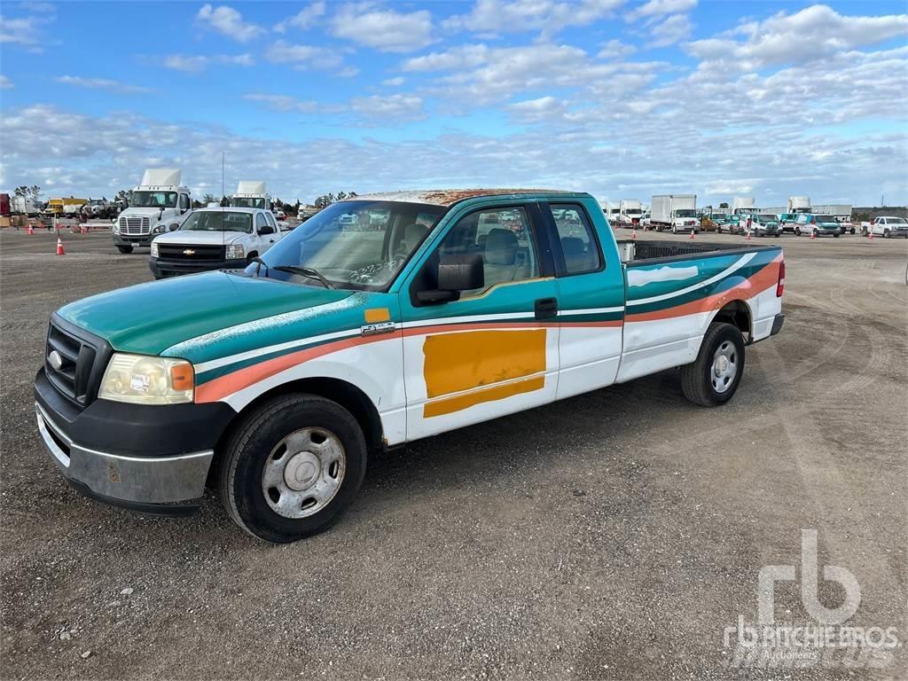 Ford F-150 Kis teherszállító/Platós kocsi