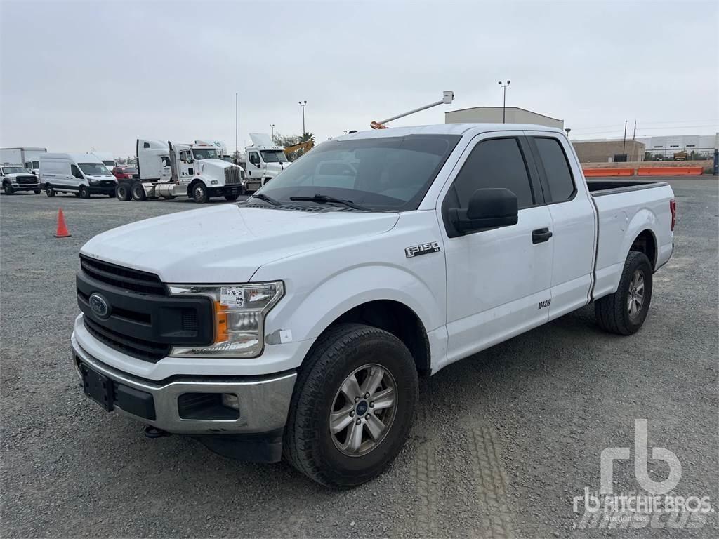 Ford F-150 Kis teherszállító/Platós kocsi