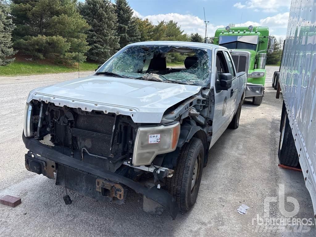 Ford F-150 Kis teherszállító/Platós kocsi