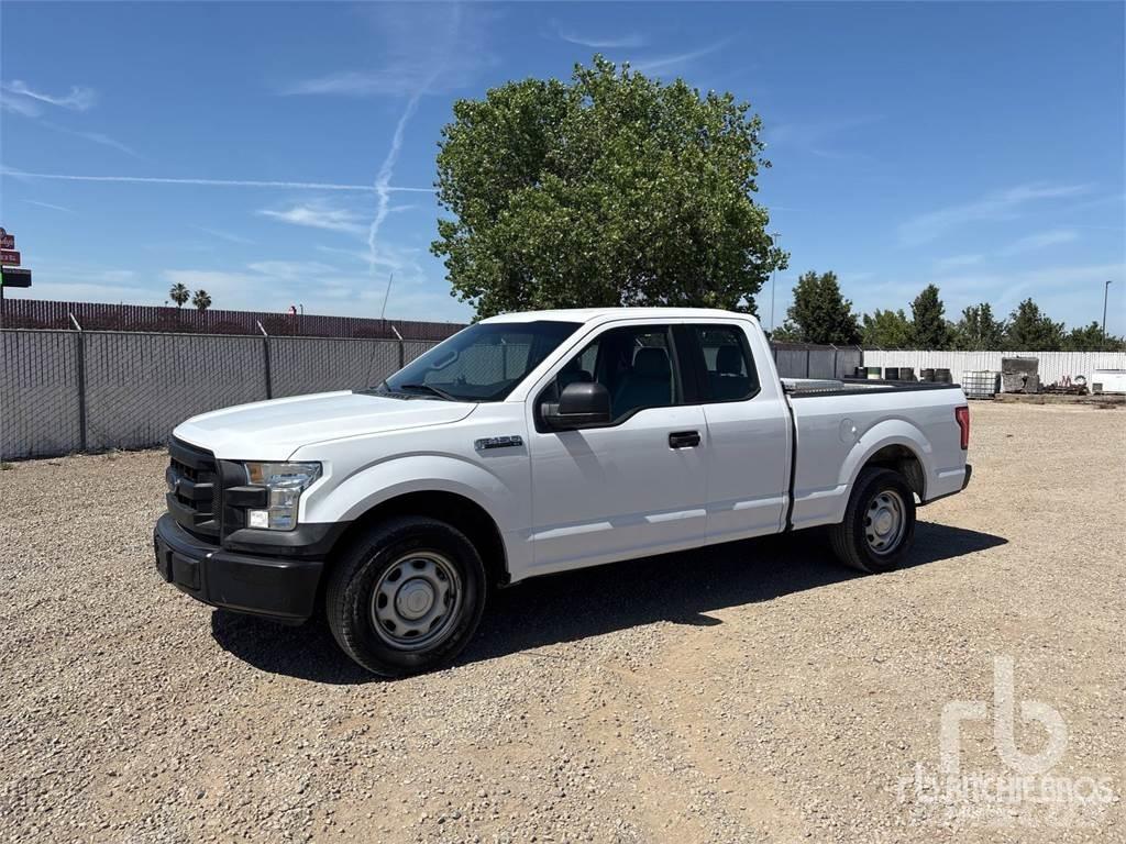 Ford F-150 Kis teherszállító/Platós kocsi