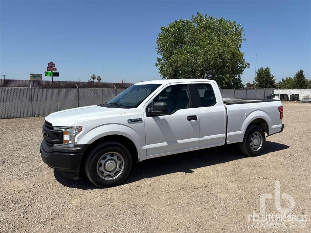 Ford F-150 Kis teherszállító/Platós kocsi