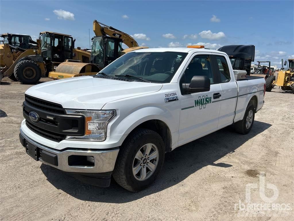 Ford F-150 Kis teherszállító/Platós kocsi