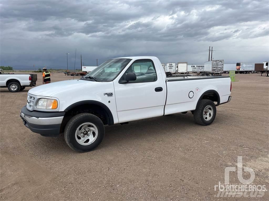 Ford F-150 Kis teherszállító/Platós kocsi