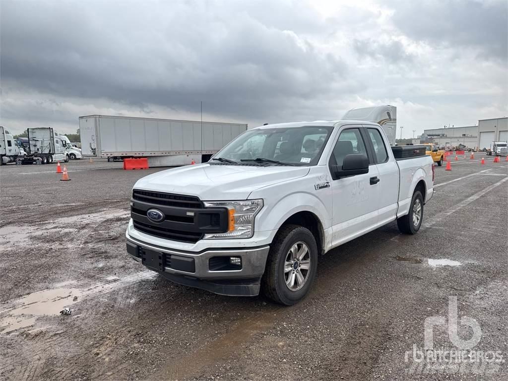 Ford F-150 Kis teherszállító/Platós kocsi