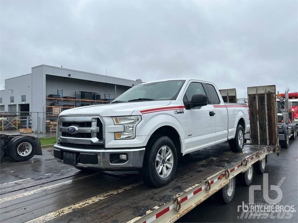 Ford F-150 Kis teherszállító/Platós kocsi