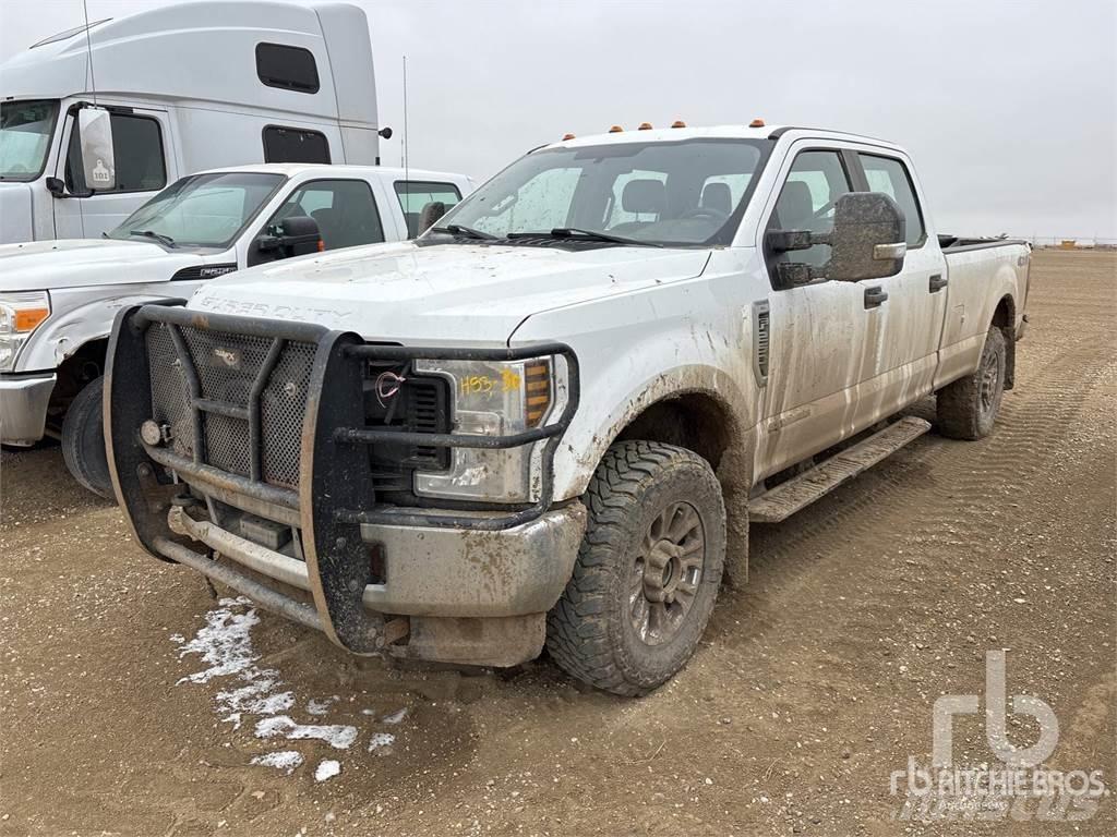 Ford F-250 Kis teherszállító/Platós kocsi