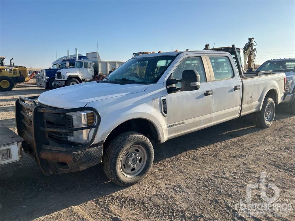 Ford F-250 Kis teherszállító/Platós kocsi